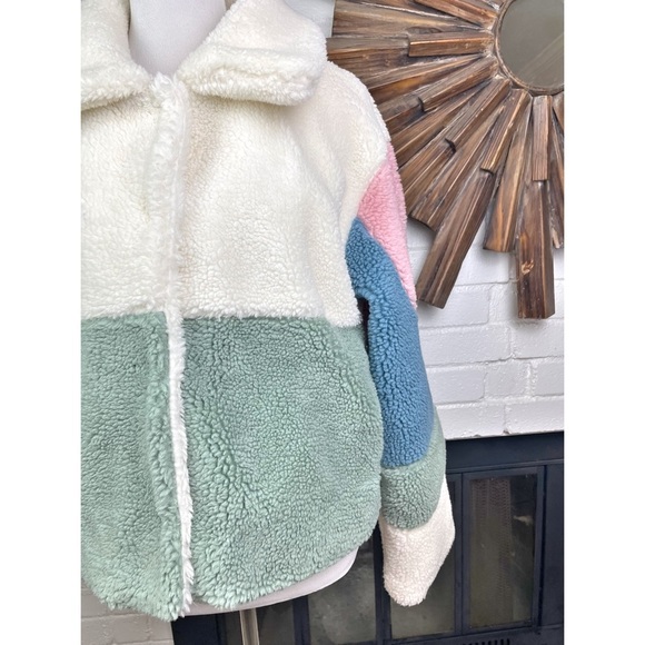 NWT Vigoss Jeans Colorblock Sherpa Jacket - Picture 3 of 10